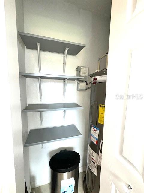 RESERVE AT PERHING OAKS CONDOMINIUM - Residential