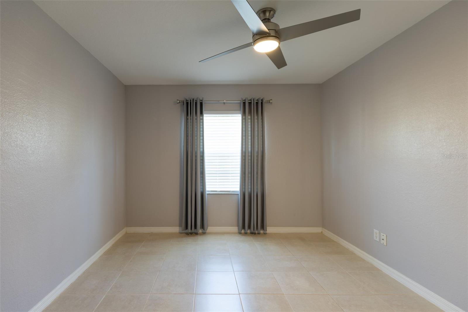 RESERVE AT PERHING OAKS CONDOMINIUM - Residential