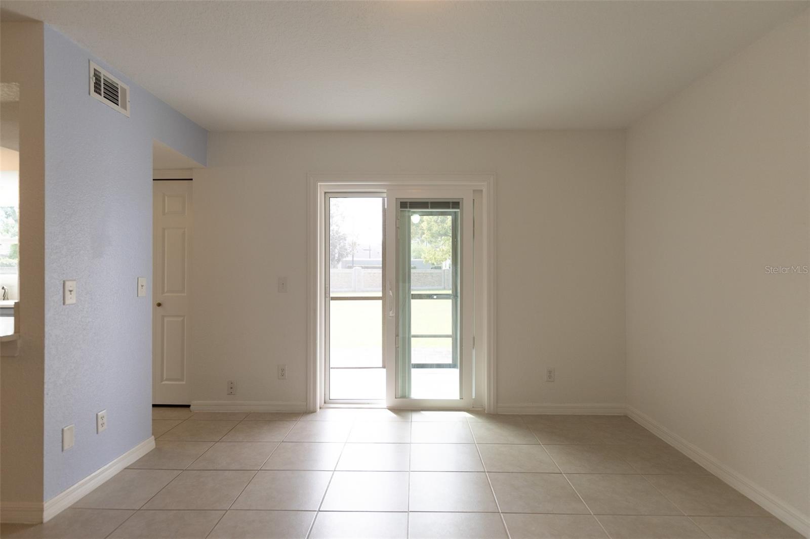 RESERVE AT PERHING OAKS CONDOMINIUM - Residential