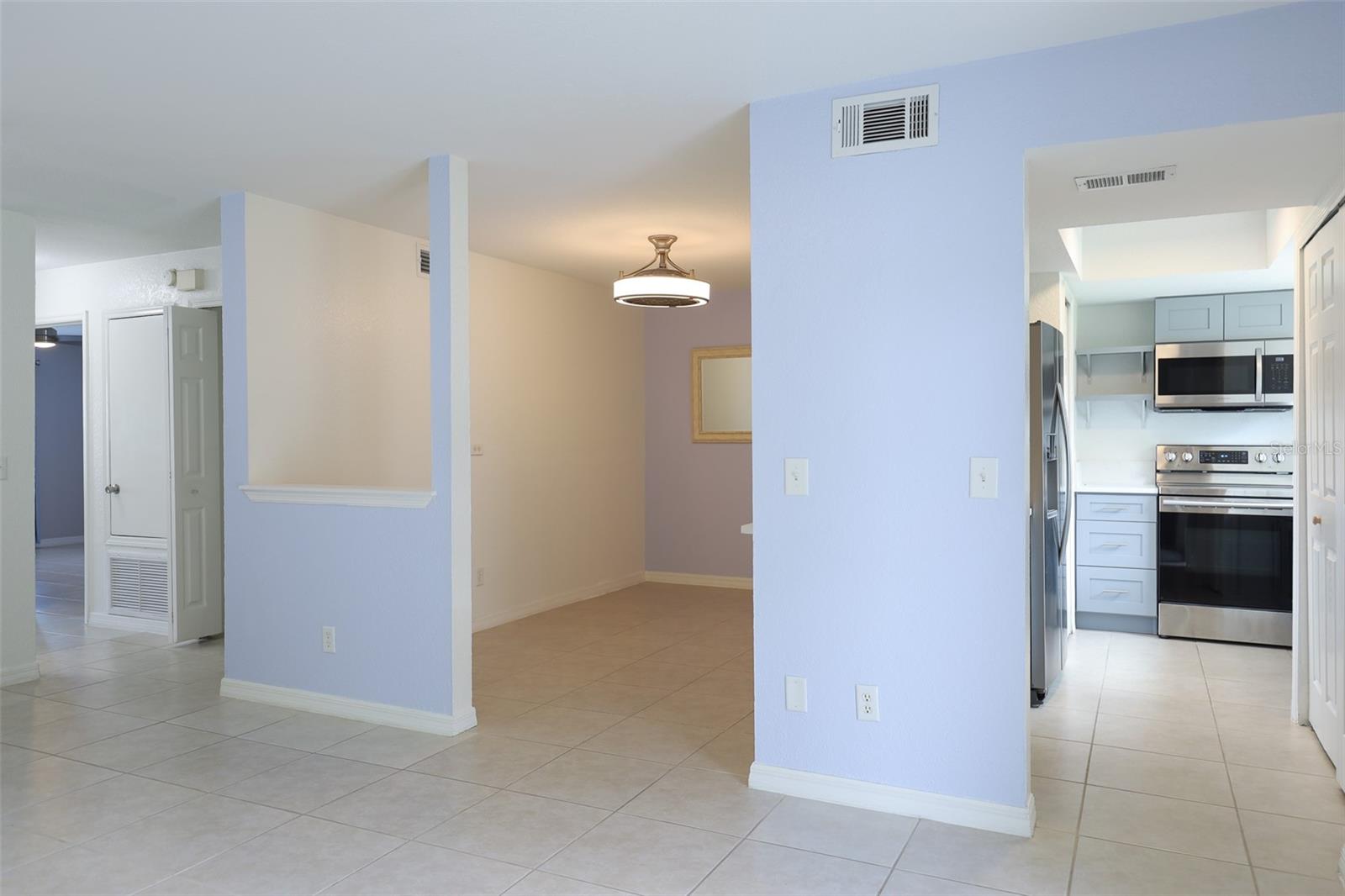 RESERVE AT PERHING OAKS CONDOMINIUM - Residential