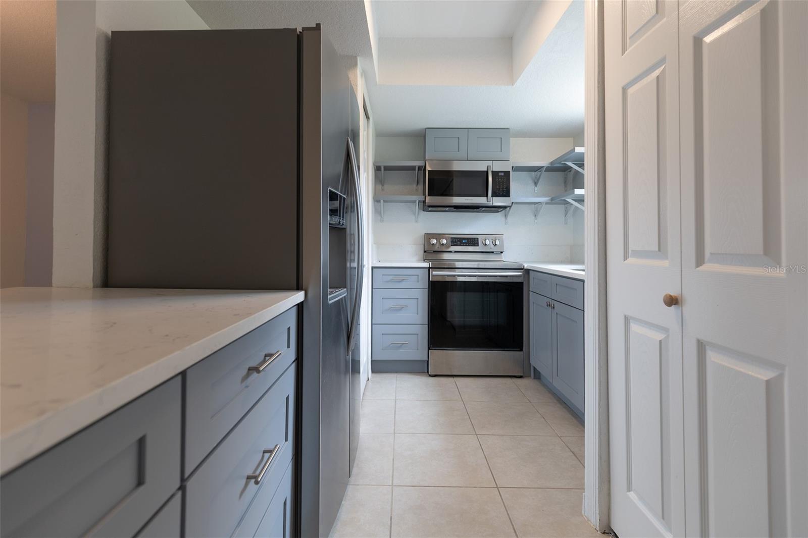RESERVE AT PERHING OAKS CONDOMINIUM - Residential