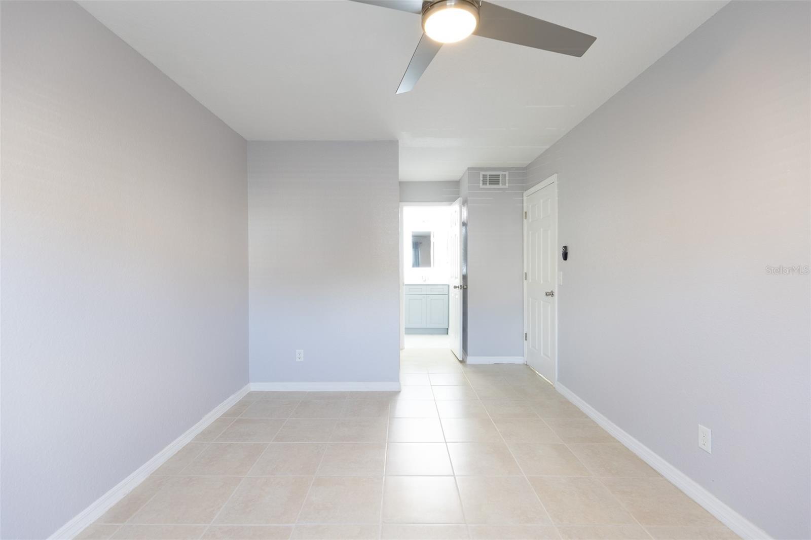 RESERVE AT PERHING OAKS CONDOMINIUM - Residential