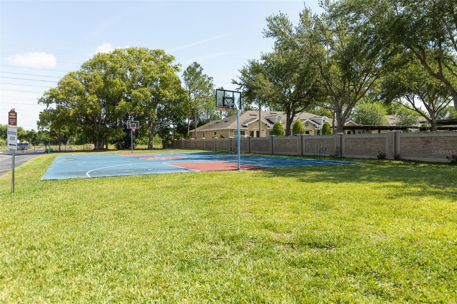 RESERVE AT PERHING OAKS CONDOMINIUM - Residential
