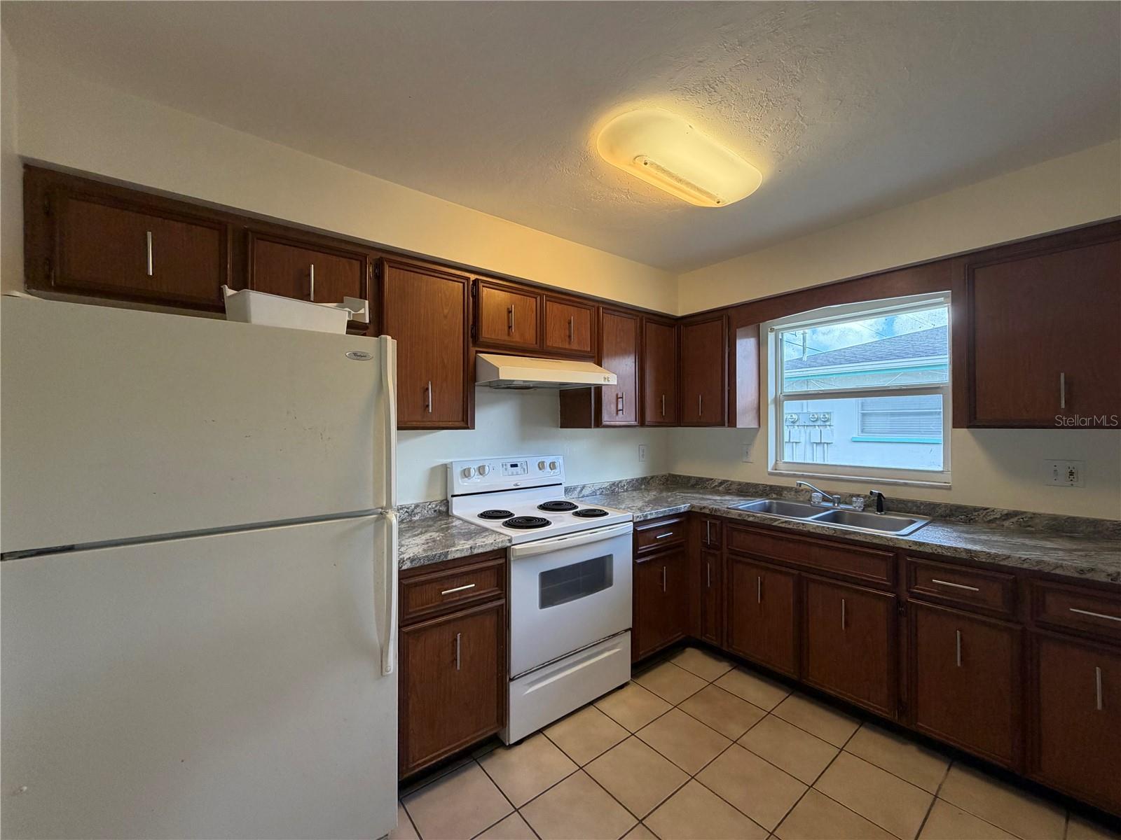 GULF GATE MANOR - Residential Lease