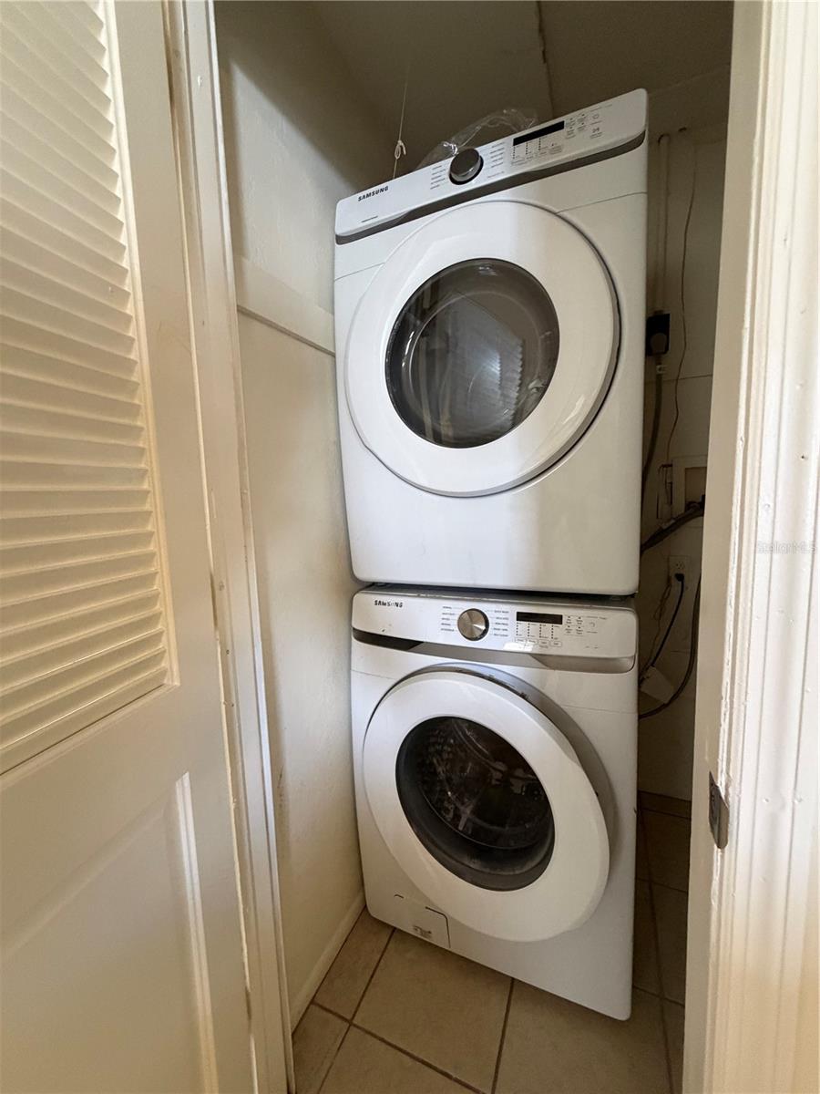 GULF GATE MANOR - Residential Lease