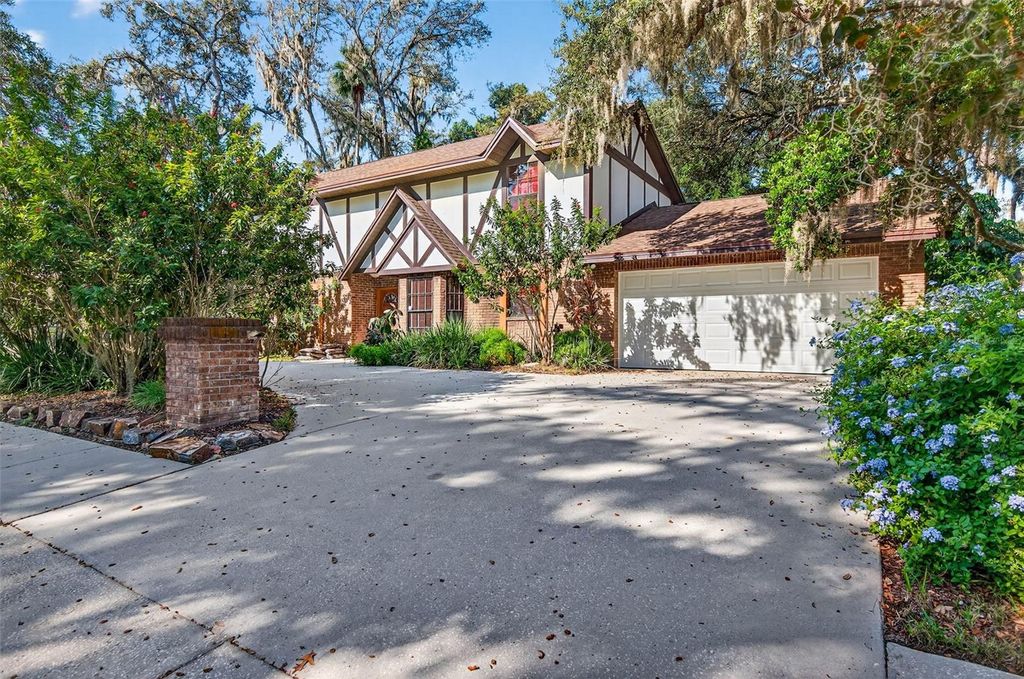 Photo of 439 Summit Chase Drive, Valrico, FL 33594 (MLS # TB8430524)