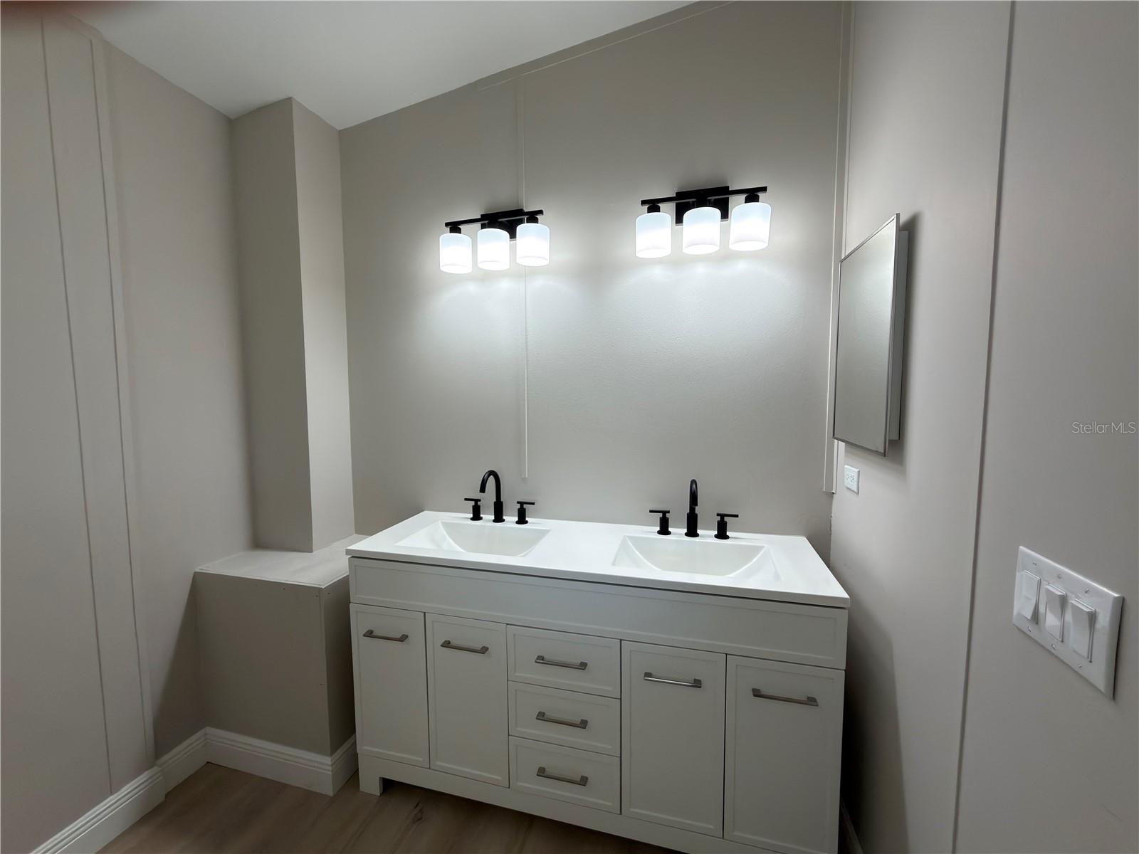 BREEZEWOOD ESTATE - Residential