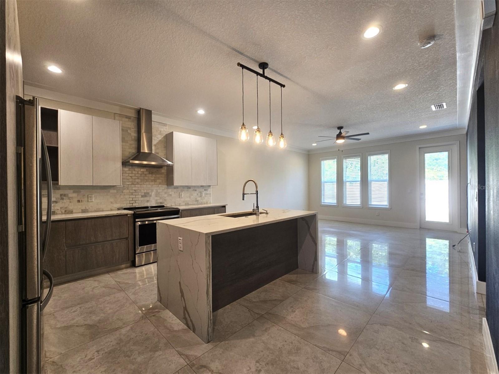 PORT TAMPA CITY - Residential Lease