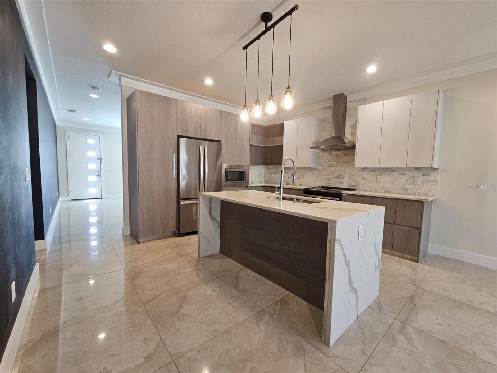 PORT TAMPA CITY - Residential Lease