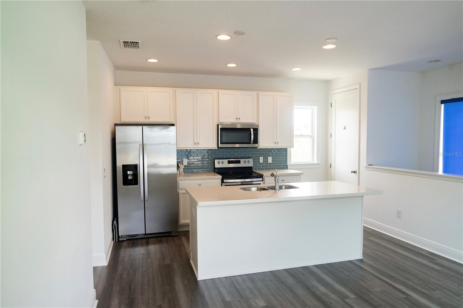 LAUREATE PARK - Residential Lease