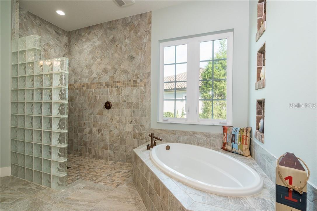 LAKE CLUB PH II UNIT 1-B - Residential