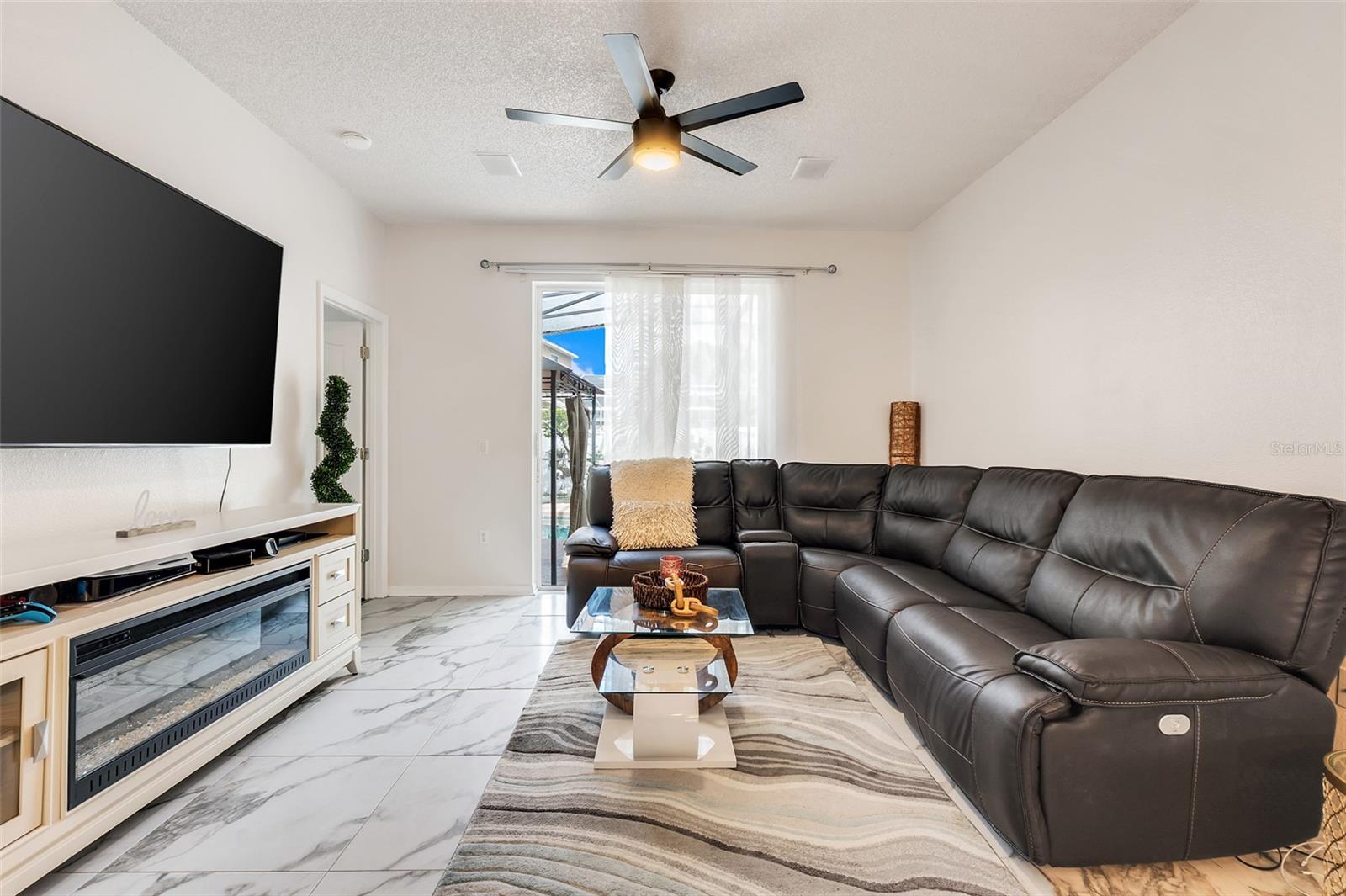 LA VINA PH 02 B - Residential