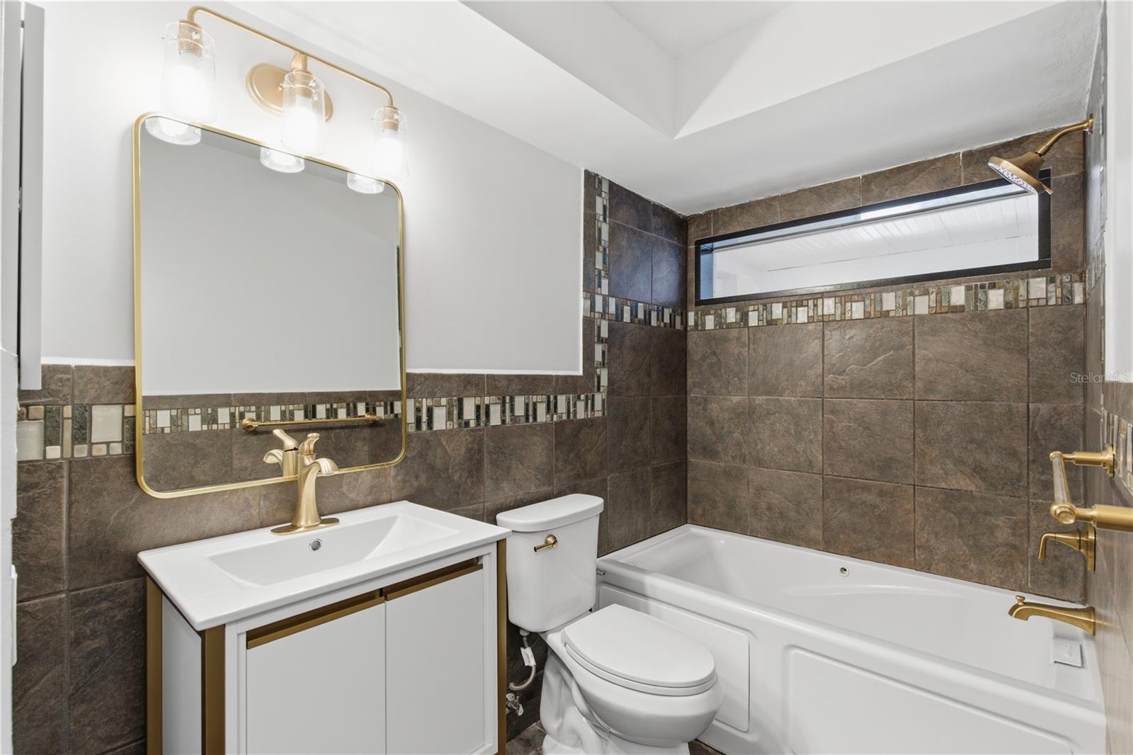 AMBLESIDE 2ND ADD - Residential