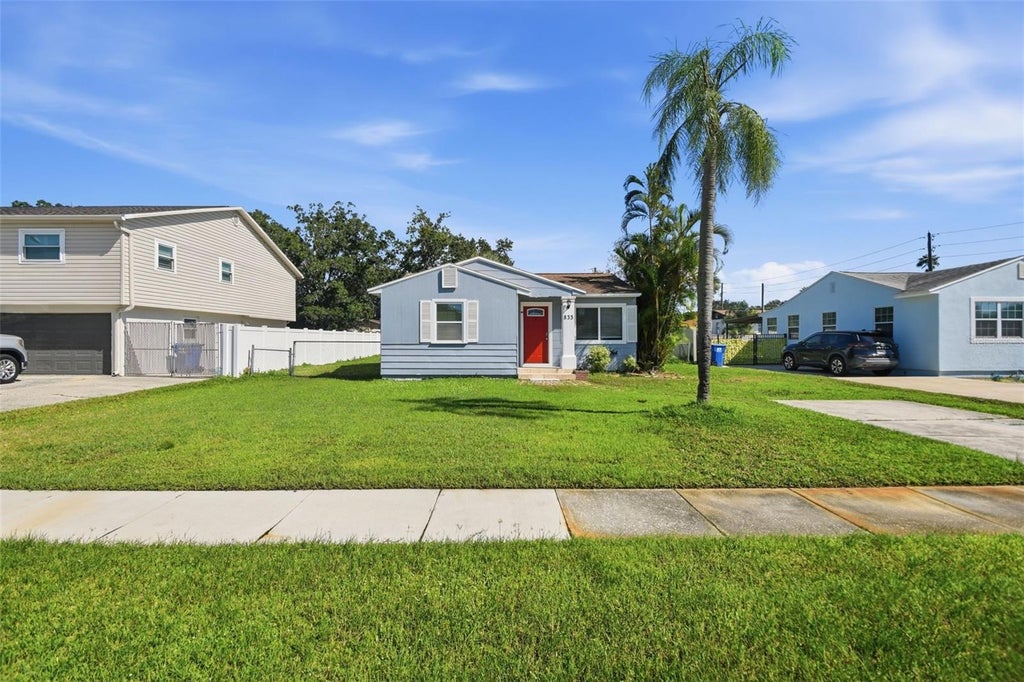 Photo of 833 61st Avenue NE, St Petersburg, FL 33703 (MLS # O6441223)