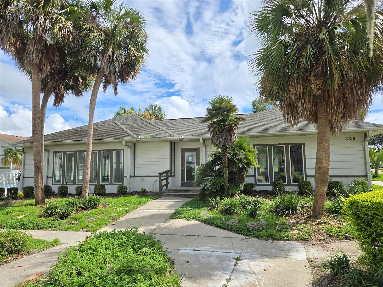 THE OAKS - Residential