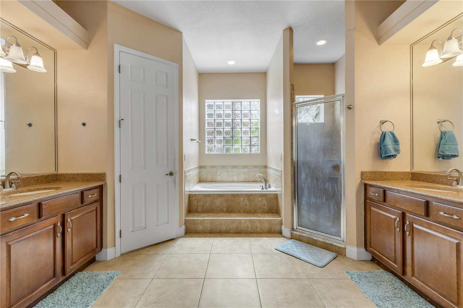 PROMENADE PARKE - Residential