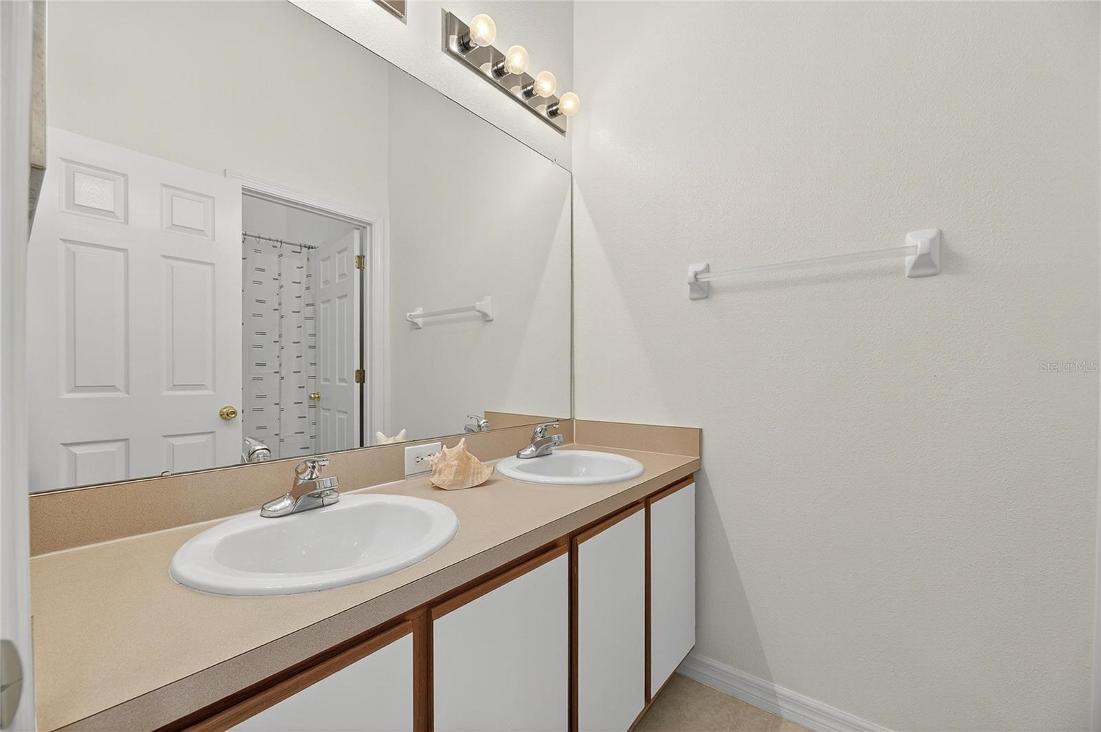 VILLAGES OF BLOOMINGDALE - PHA - Residential