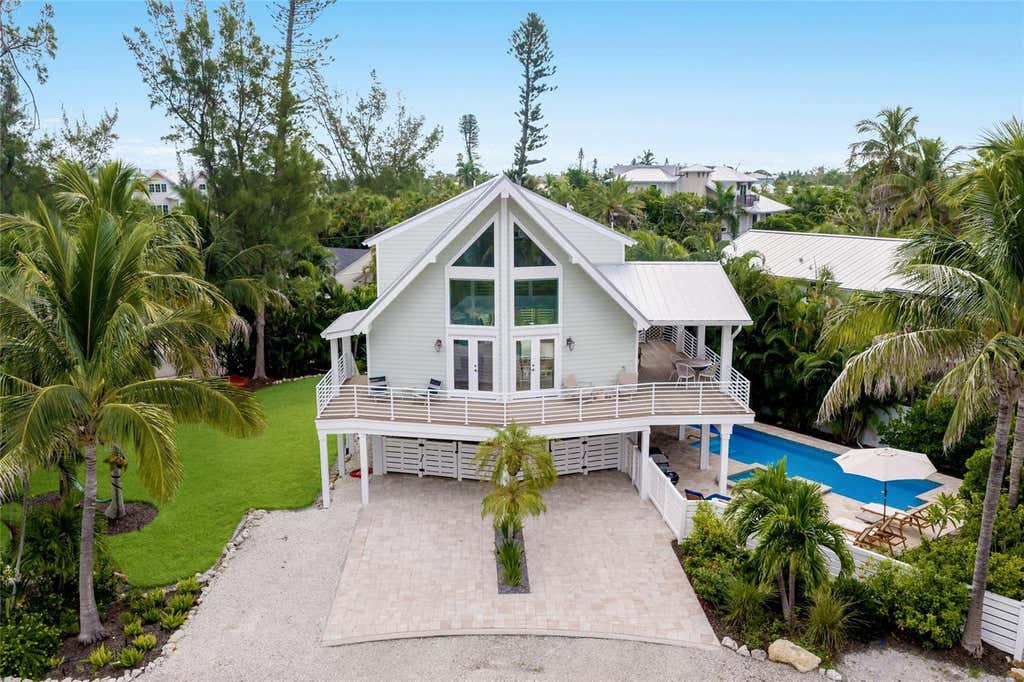 Photo of 315 Hammock Circle, Anna Maria, FL 34216 (MLS # A4703564)