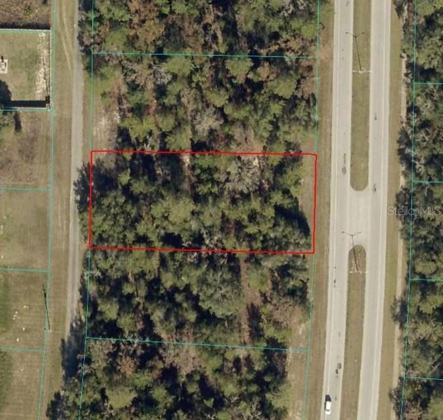 Great commercial vacant lot in Marion Oaks! This lot is .52 acres on the heavily traveled Marion Oaks Course with 98' of frontage. Zoned B-2. Don't let this opportunity get away!