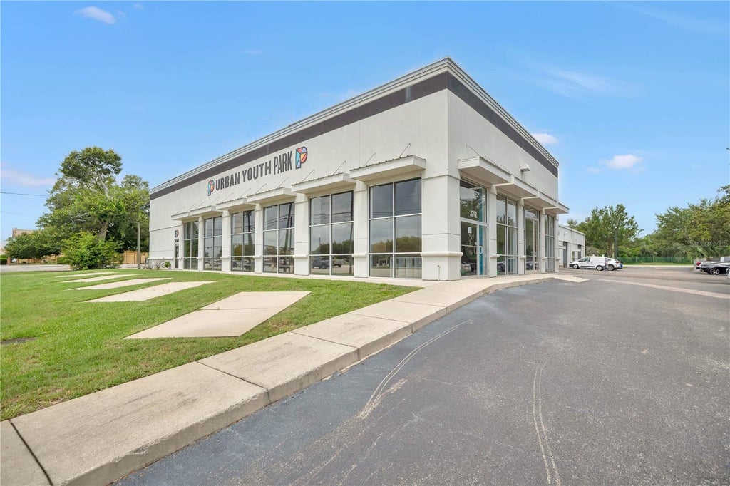 Photo of 2350 S Us Highway 17 92, Longwood, FL 32750 (MLS # O6431922)