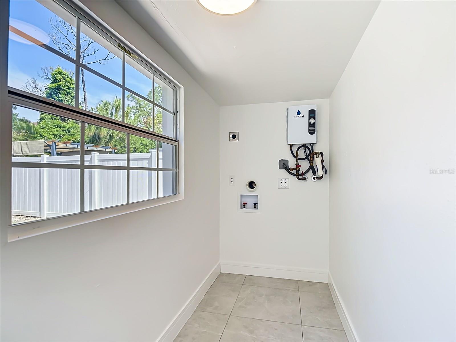 TWIN LAKES ESTATES ADD - Residential