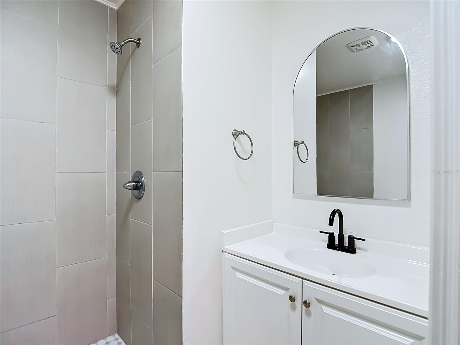 TWIN LAKES ESTATES ADD - Residential