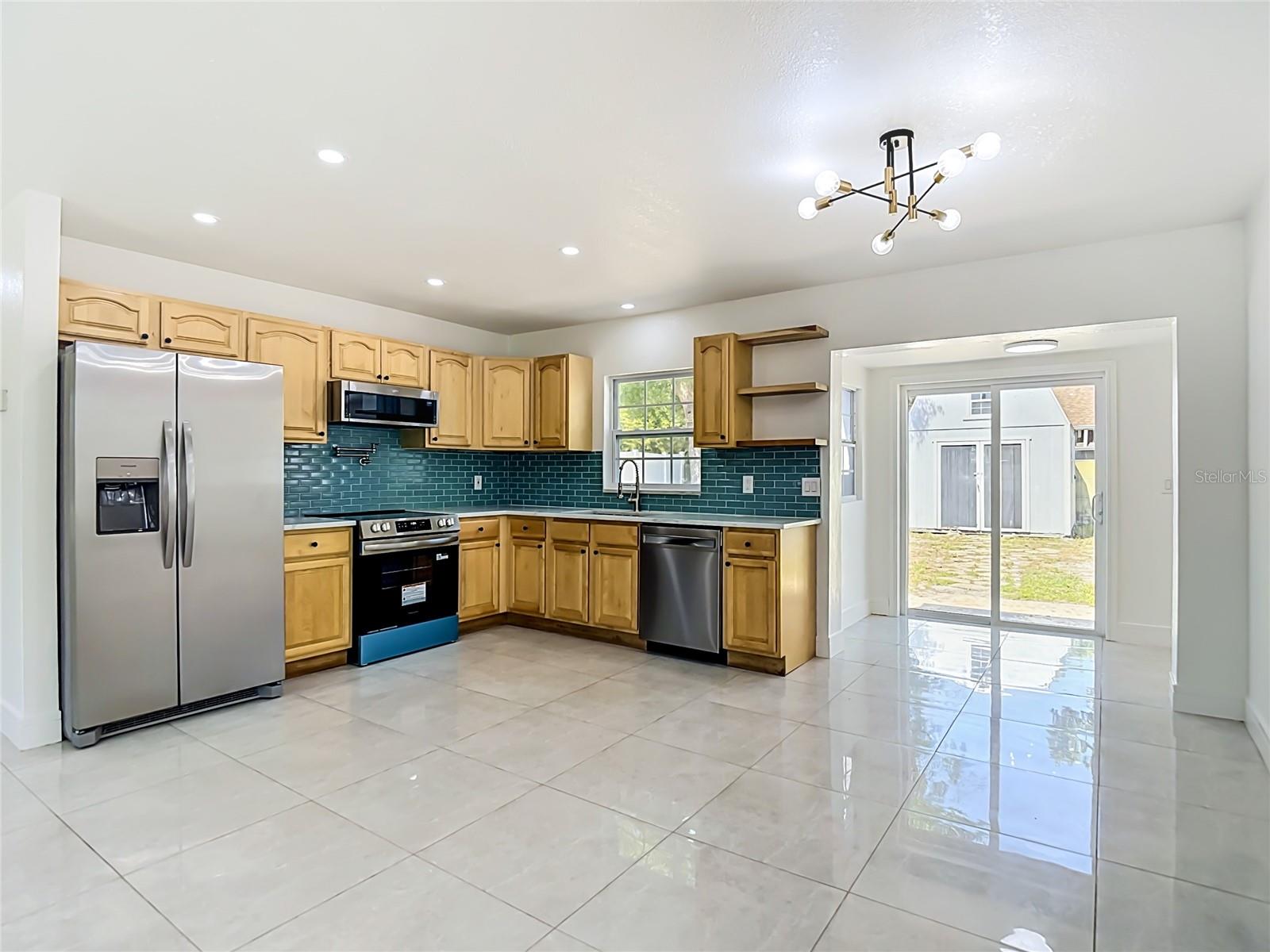 TWIN LAKES ESTATES ADD - Residential