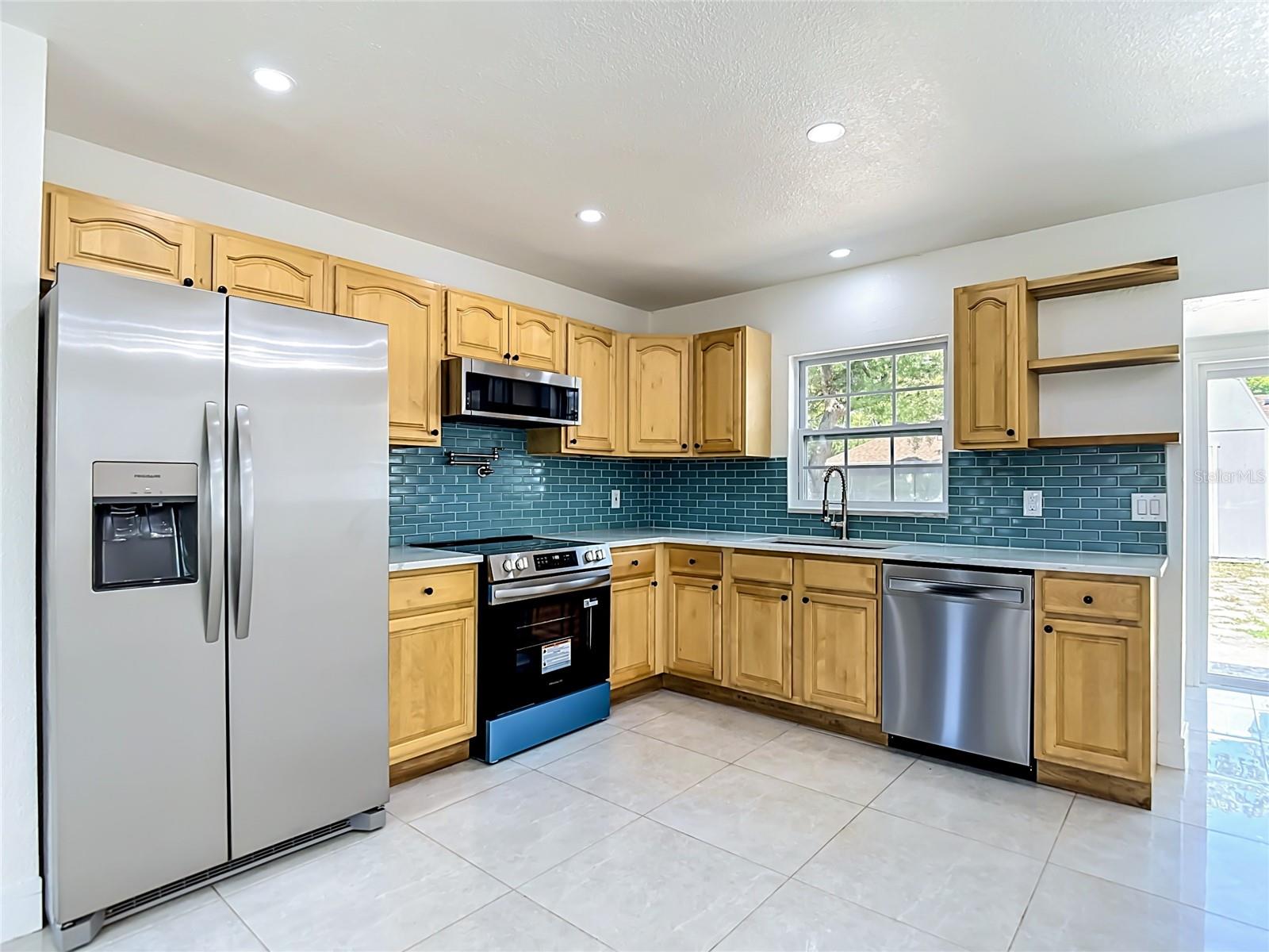 8639 MAY CIRCLE