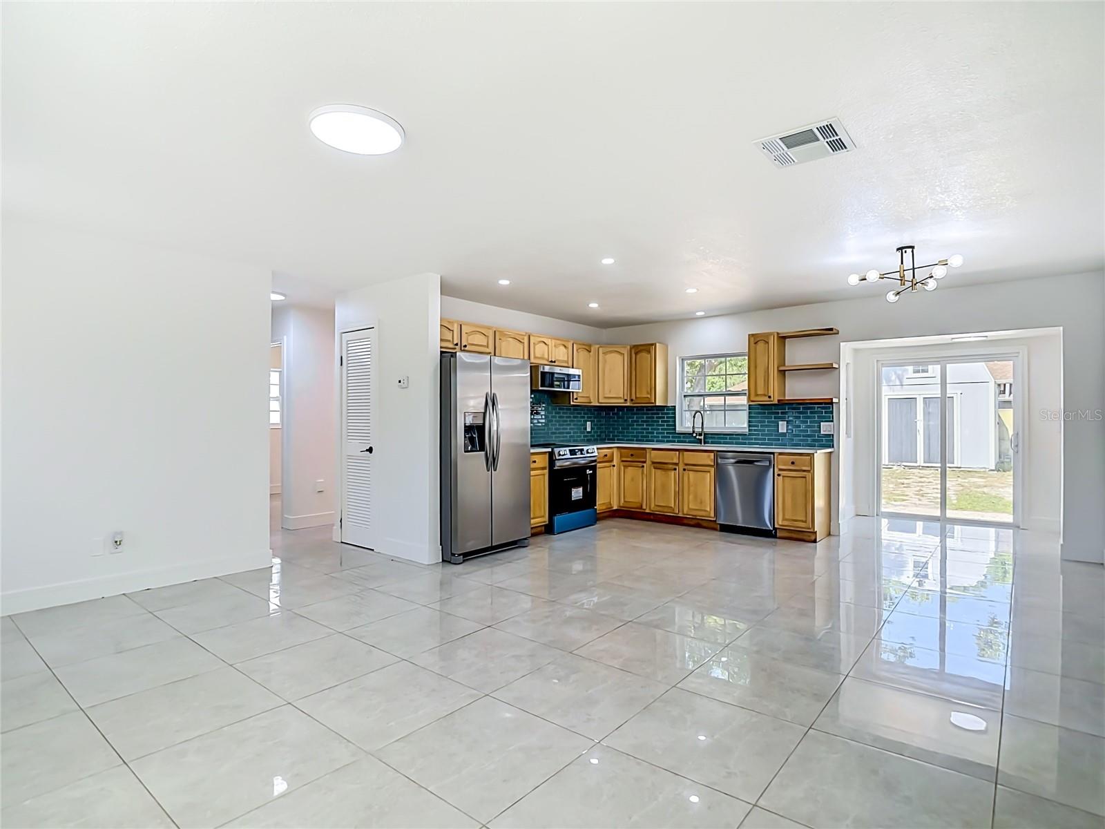 TWIN LAKES ESTATES ADD - Residential