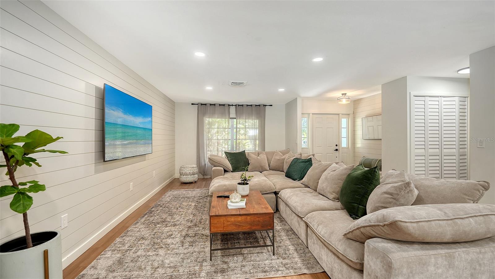 CATHEDRAL OAKS ESTATES - Residential