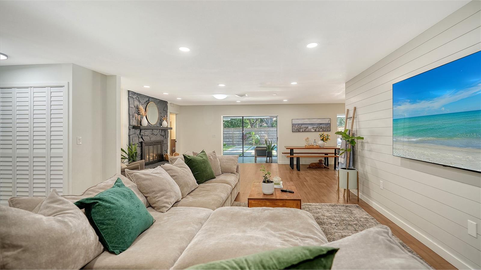 CATHEDRAL OAKS ESTATES - Residential