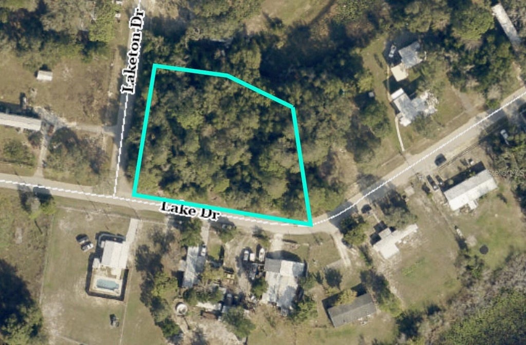Photo of 00 Lake Drive, Weeki Wachee, FL 34613 (MLS # G5114505)