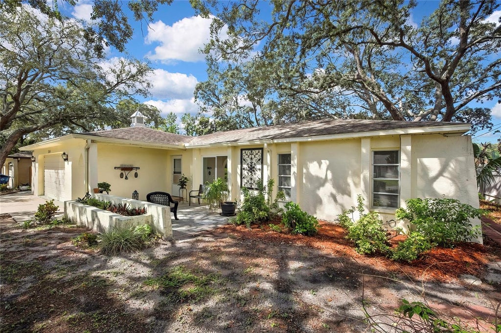 Photo of 1185 Macfarlane Avenue, Spring Hill, FL 34608 (MLS # W7888664)