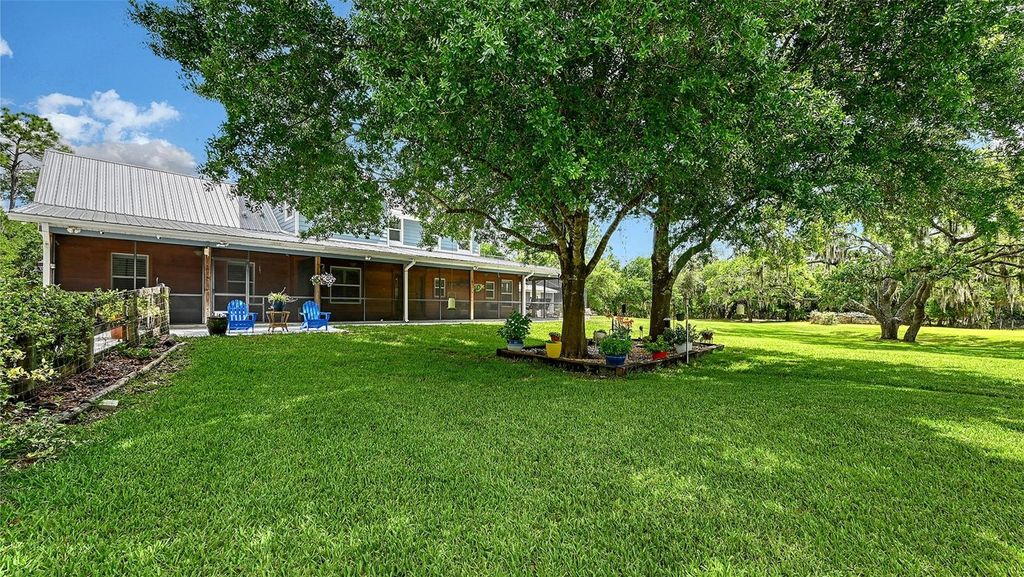 Photo of 6521 219th Street E, Bradenton, FL 34211 (MLS # A4689127)