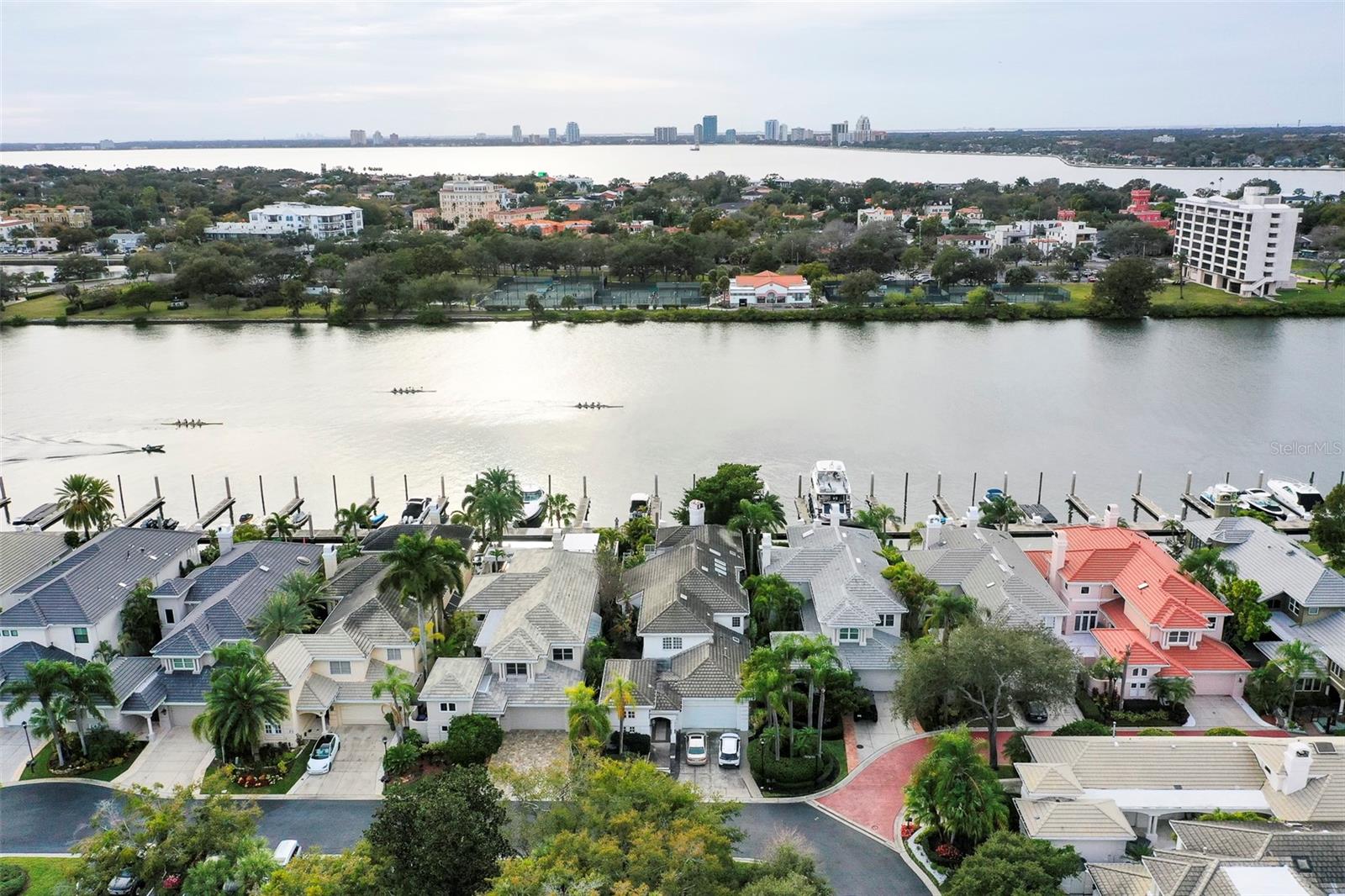 ISLAND HOMES - Residential