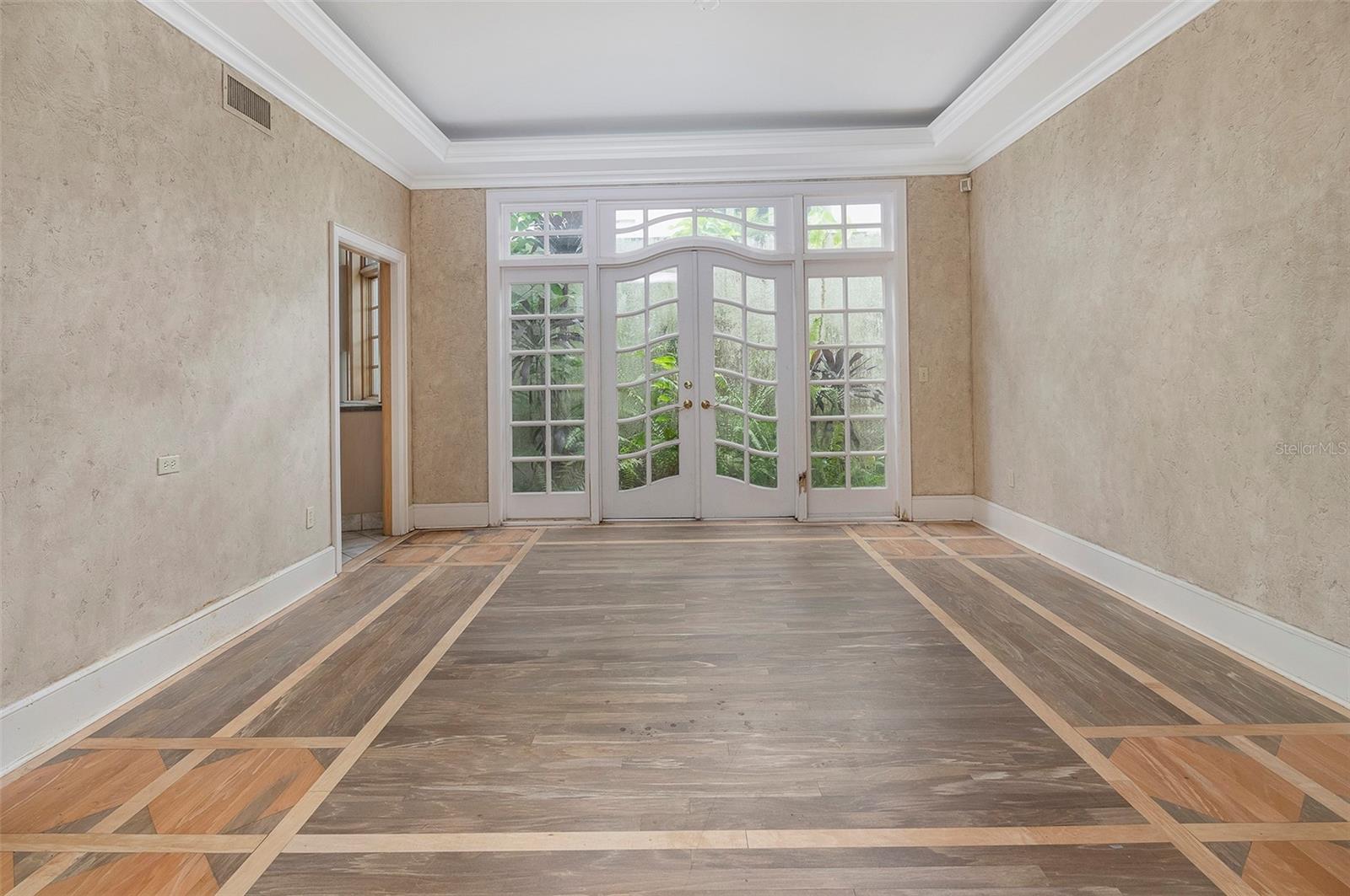 ISLAND HOMES - Residential