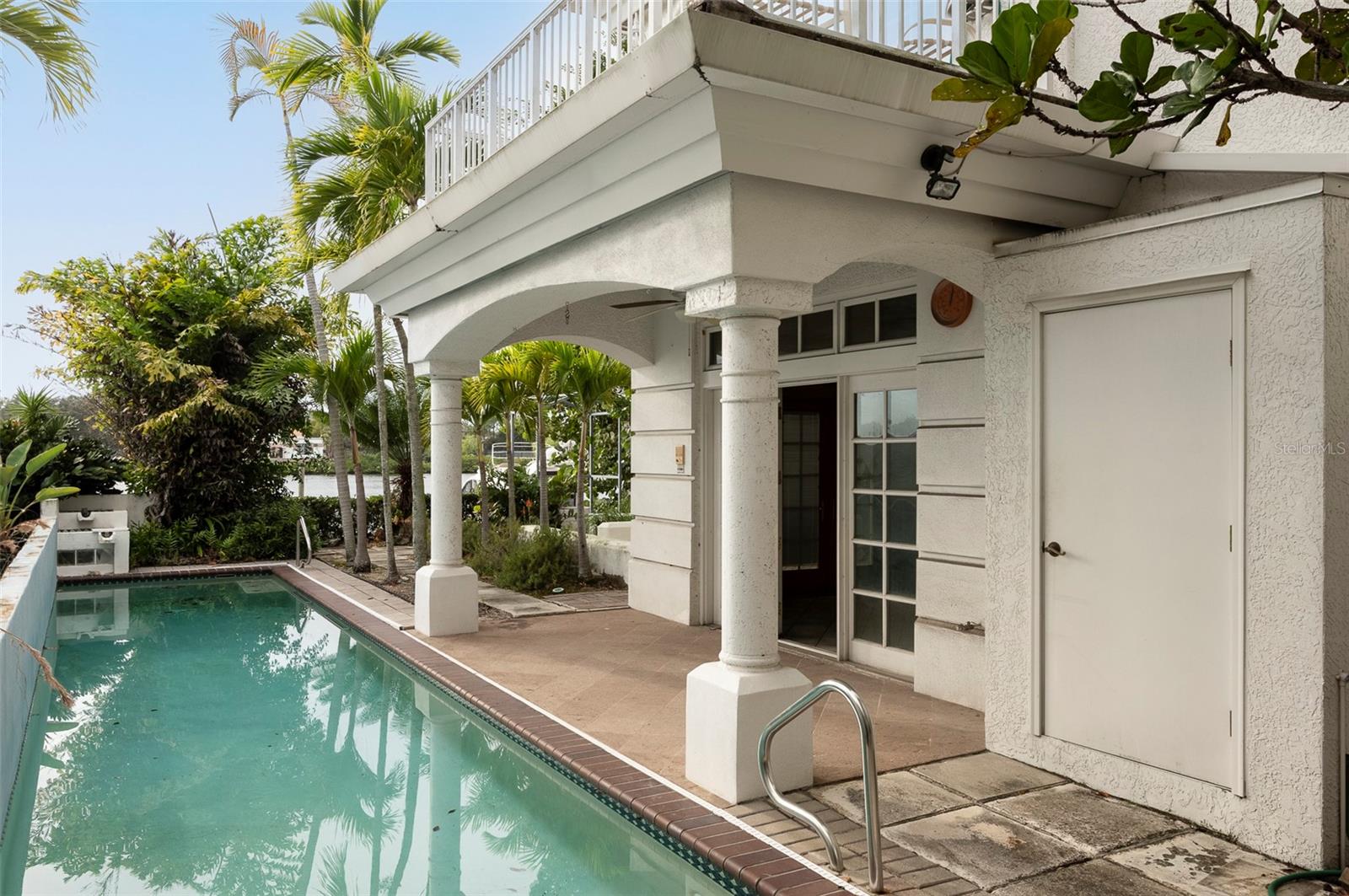 ISLAND HOMES - Residential