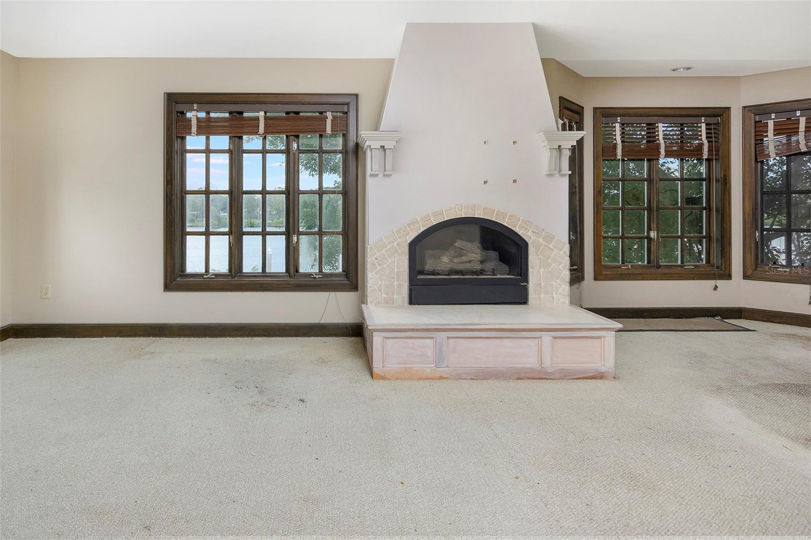 ISLAND HOMES - Residential