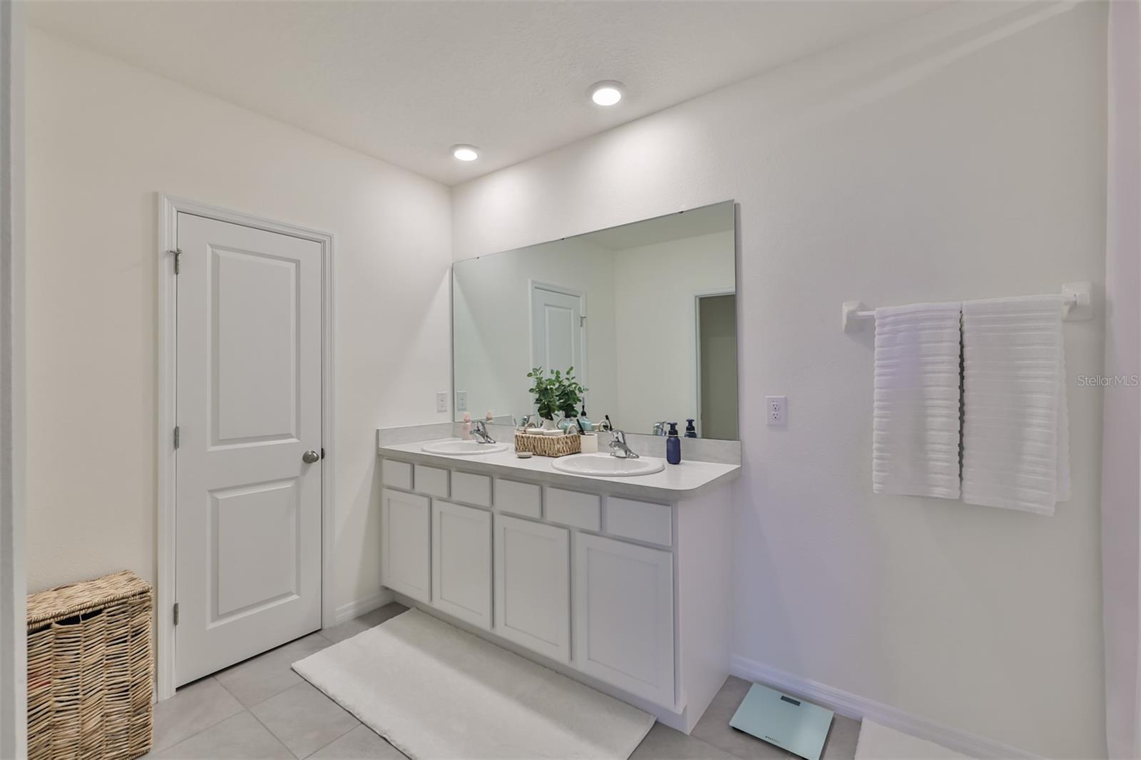 EPPERSON RANCH - Residential Lease