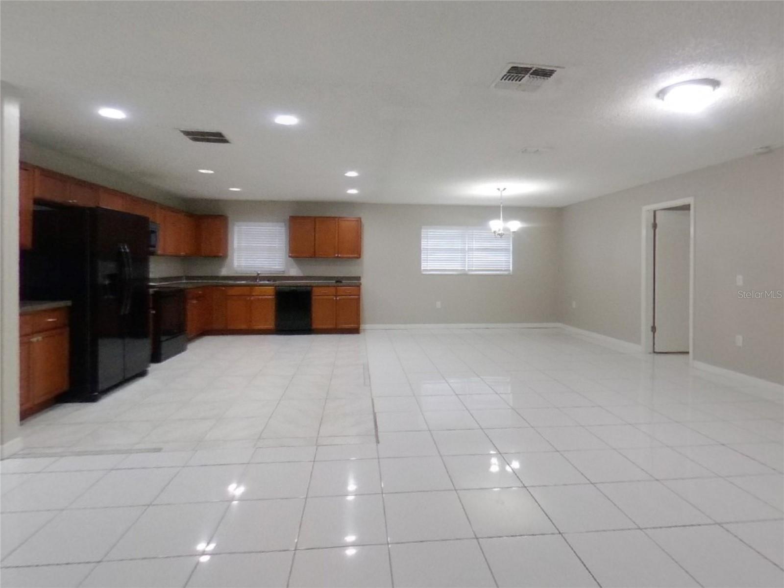BEL AIRE PINES - Residential Lease