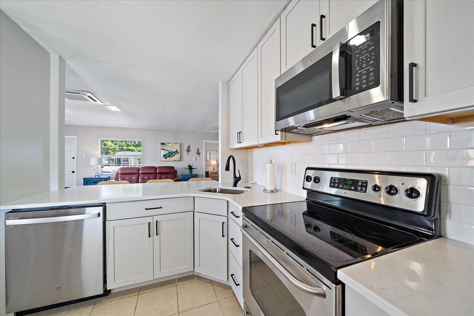 VENICE EDGEWOOD SEC OF - Residential