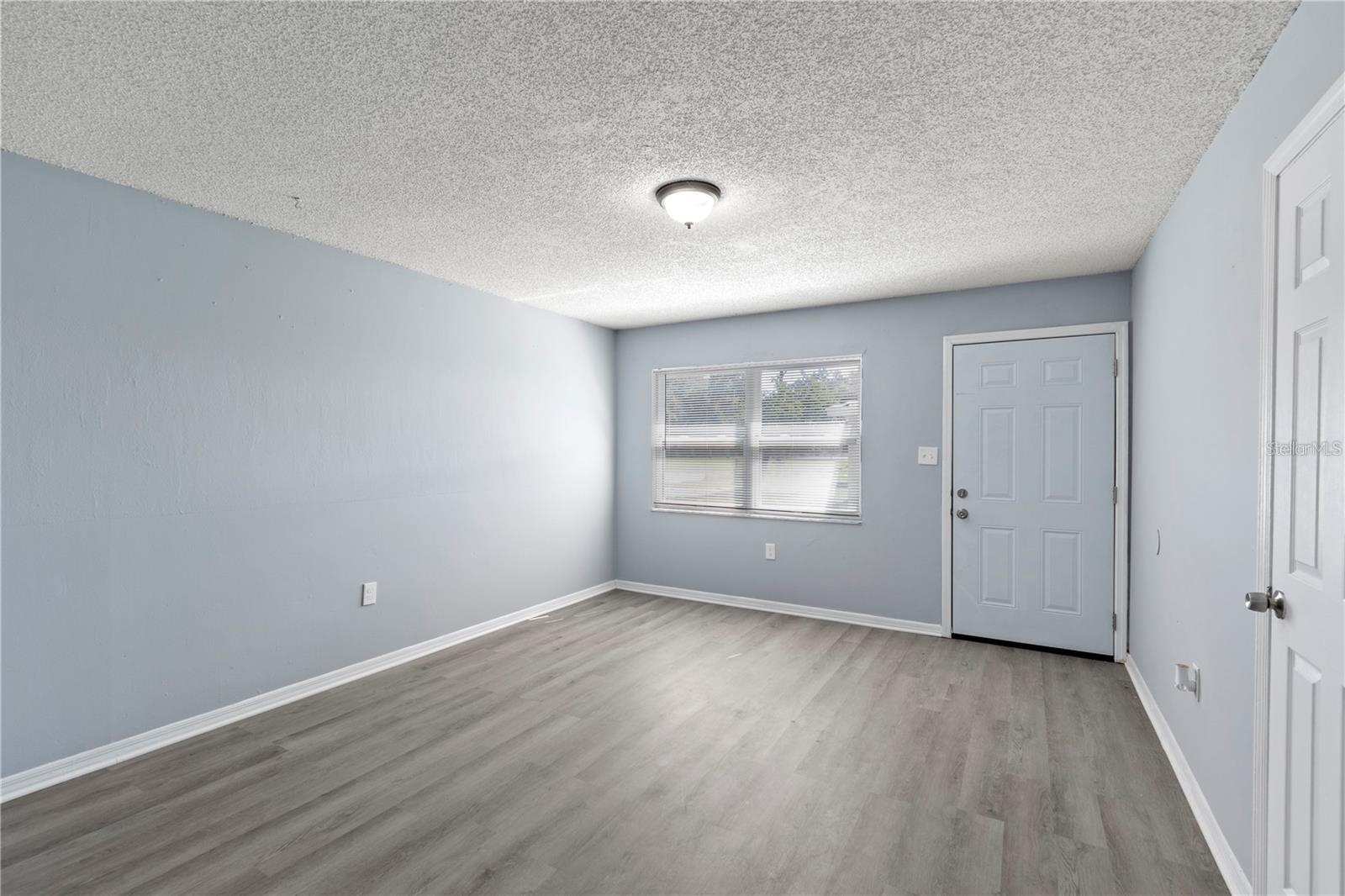 LEESBURG BIRCHWOOD - Residential Lease