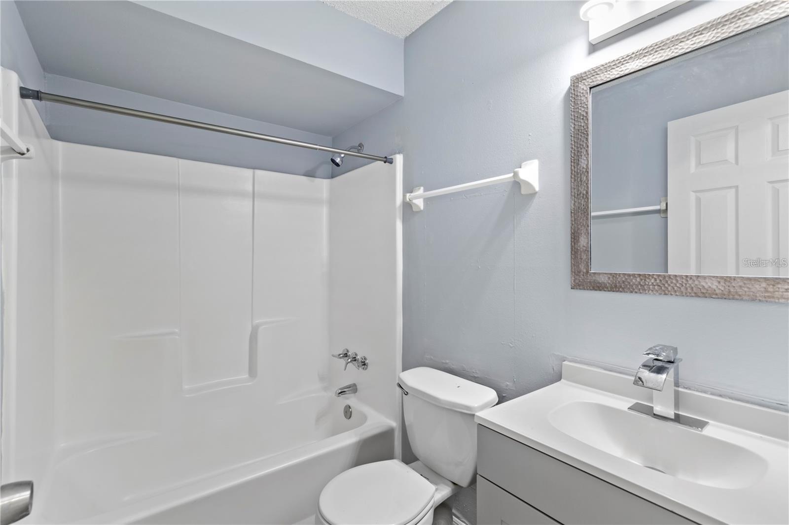 LEESBURG BIRCHWOOD - Residential Lease