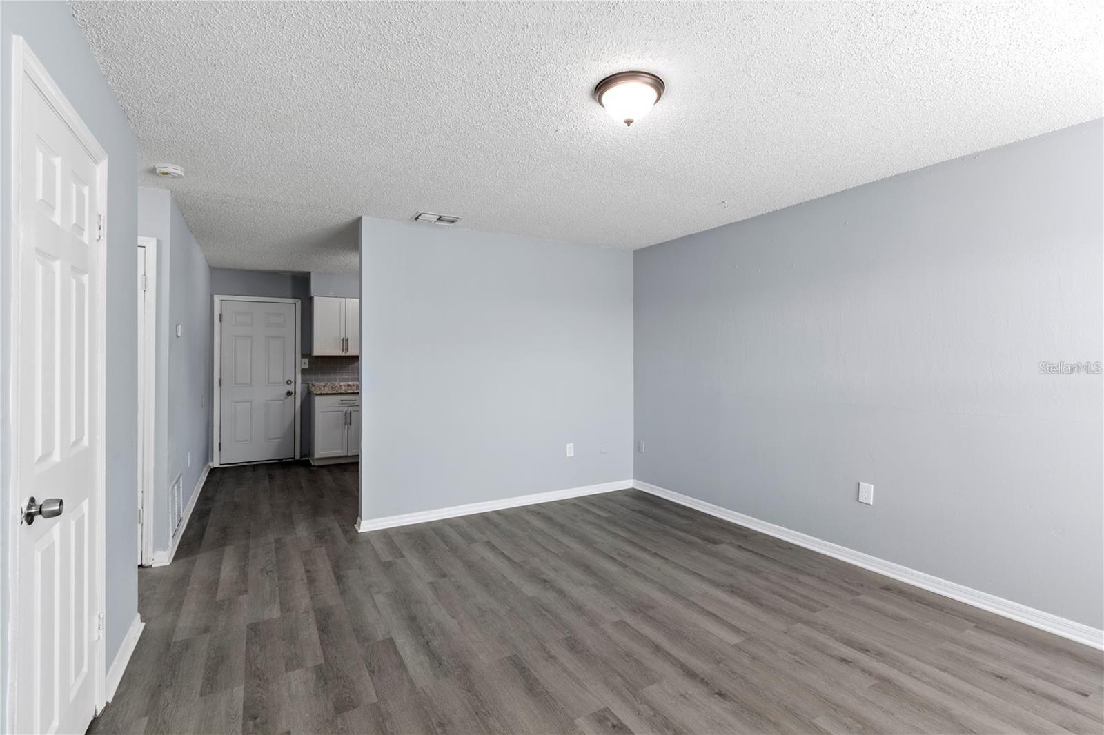 LEESBURG BIRCHWOOD - Residential Lease