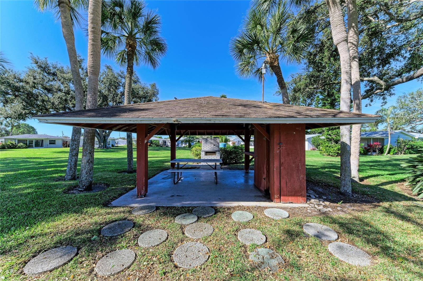 GULF GATE GARDEN HOMES E - Residential