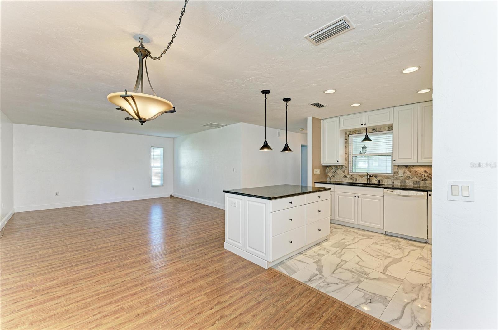 GULF GATE GARDEN HOMES E - Residential