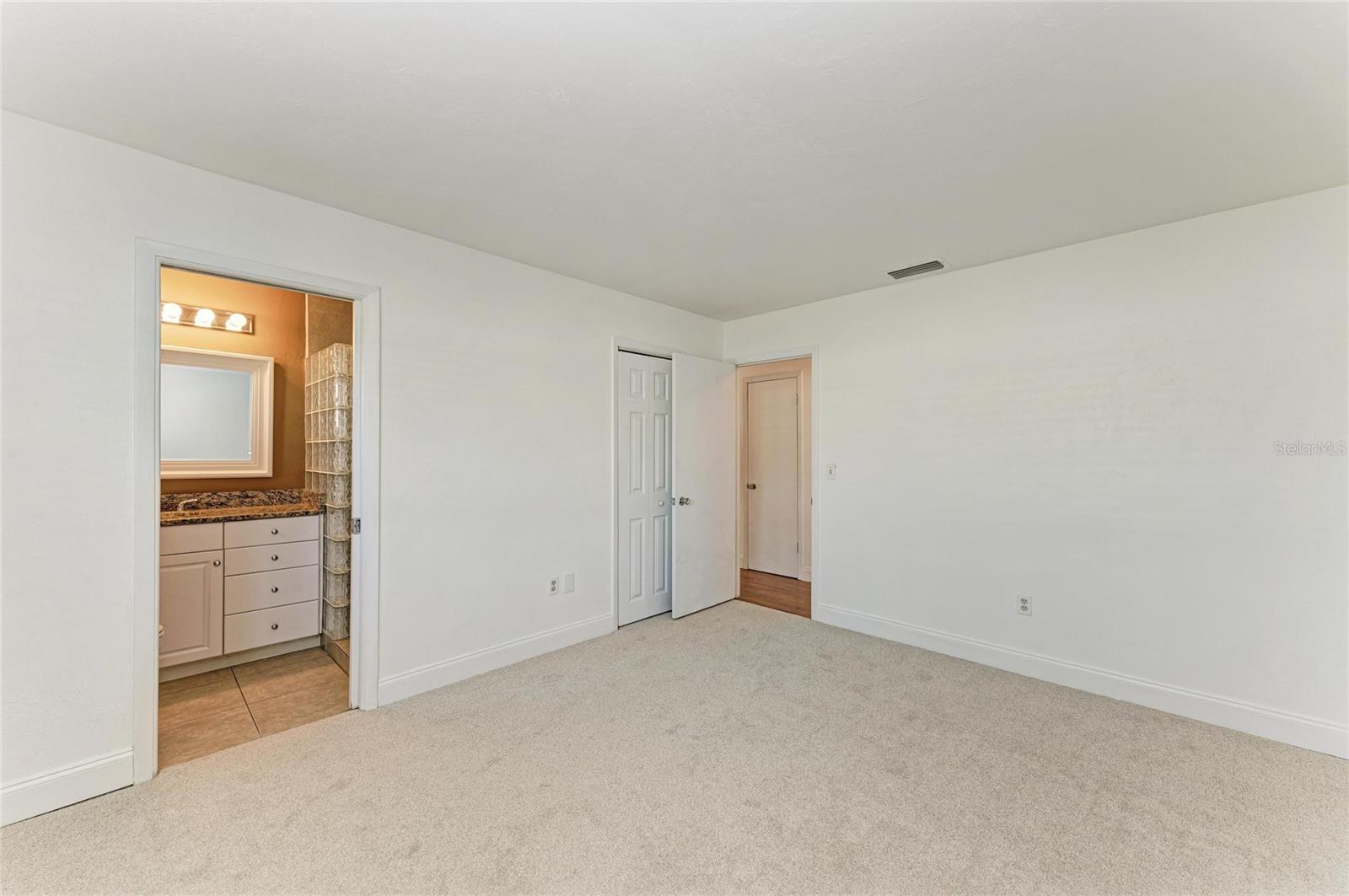 GULF GATE GARDEN HOMES E - Residential