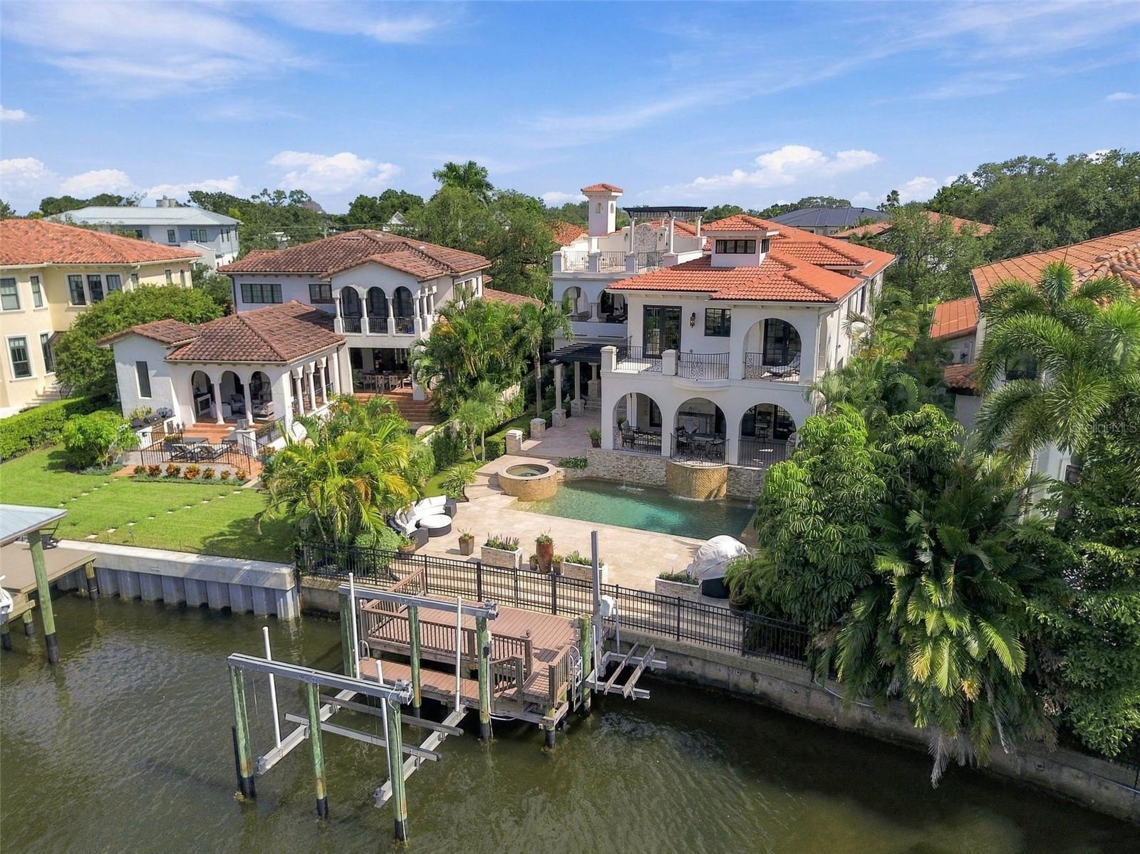58 MARTINIQUE AVENUE 1/2