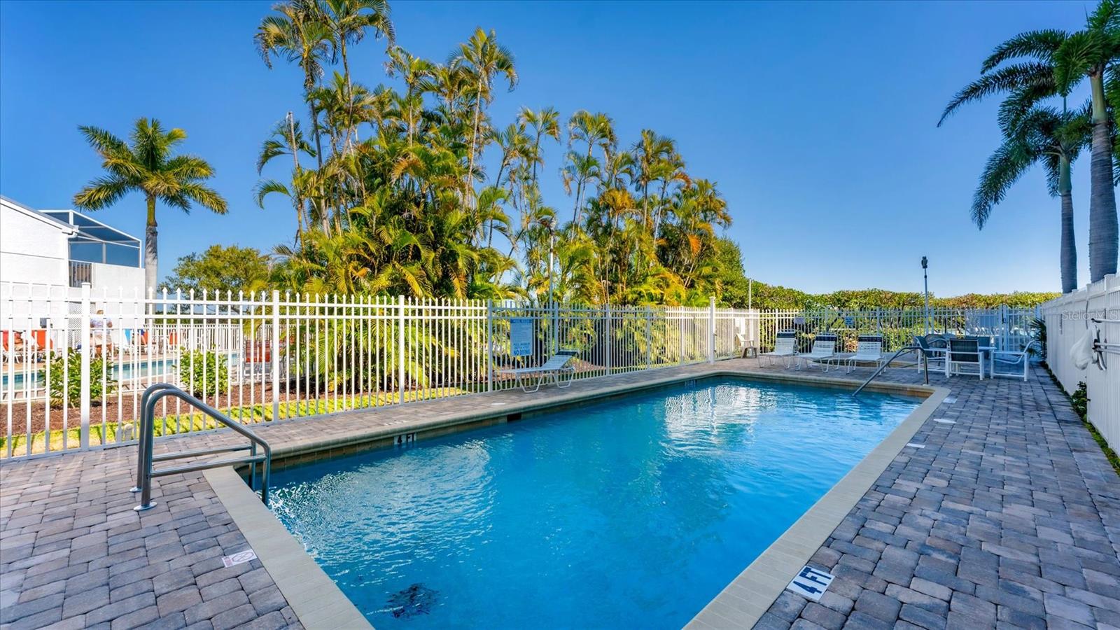 SUNRISE POINTE - Residential