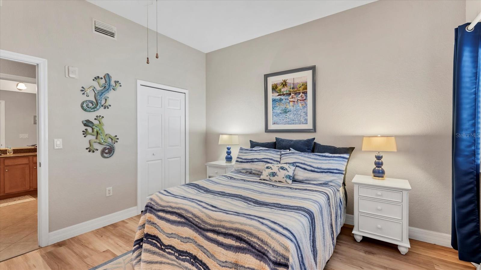 SUNRISE POINTE - Residential